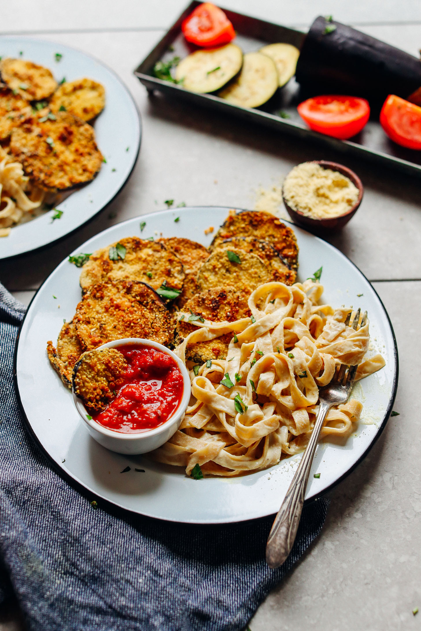 AMAZING Vegan Gluten Free CRISPY Eggplant Parmesan! 10 ing, 30 minutes, SO tasty! #vegan #plantbased #healthy #italian #eggplant #recipe #glutenfree #dinner #minimalistbaker